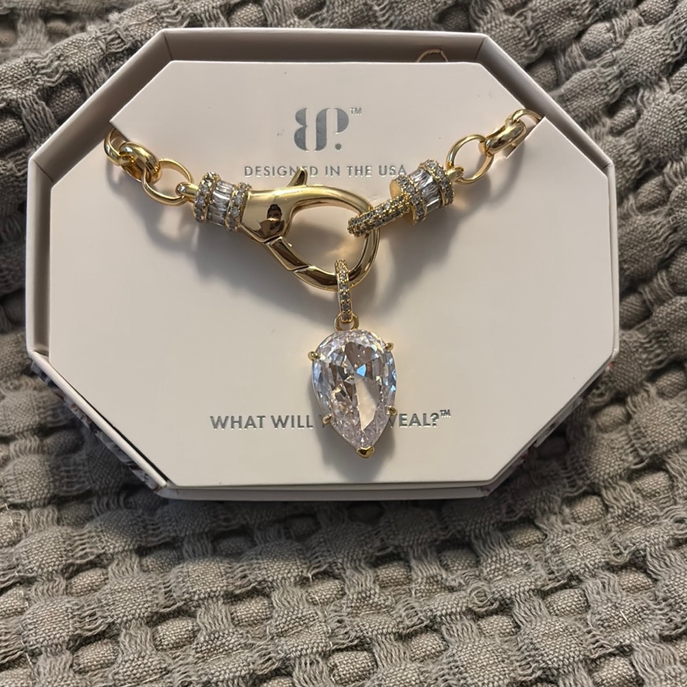 Bomb party April necklace